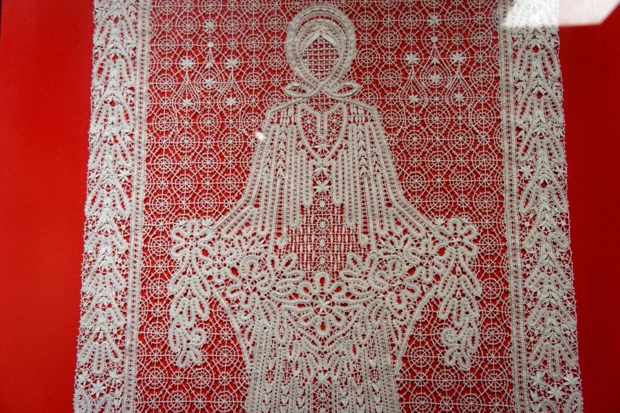 Выставка кружева к 80-летию художника Галины Мамровской